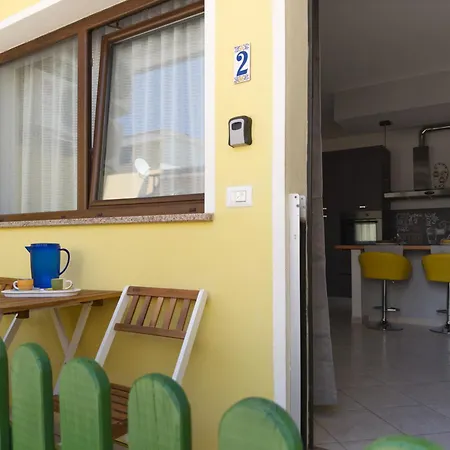 Appartement Rosa's House Colorful With Garden Olbia